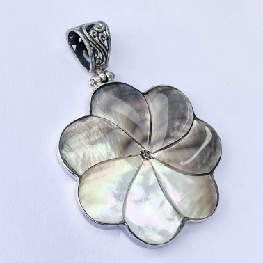 PD 08393-(HANDMADE 925 BALI SILVER PENDANT WITH SHELL)